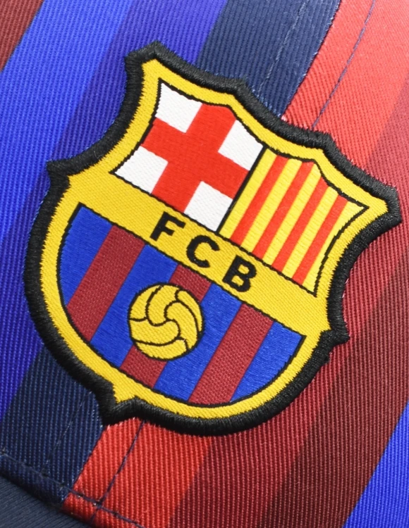 czapak dziecięca fc barcelona 2026 (4).webp