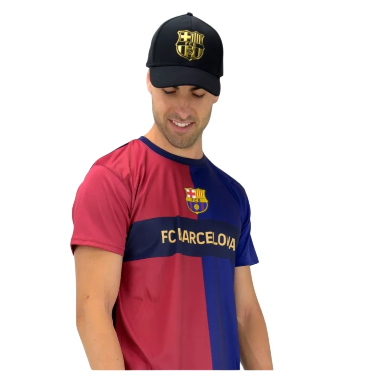 czapka-fc-barcelona-czarna-złota-junior-1.webp